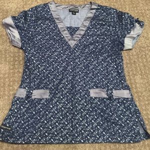 Rampage scrub top sz M.  Smoke free home.
